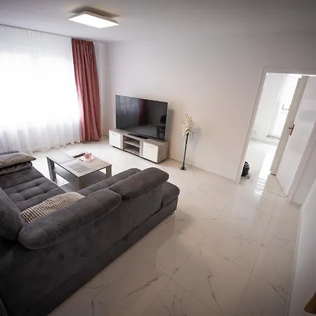 Wunderschoene In Solingen-mitte Apartment